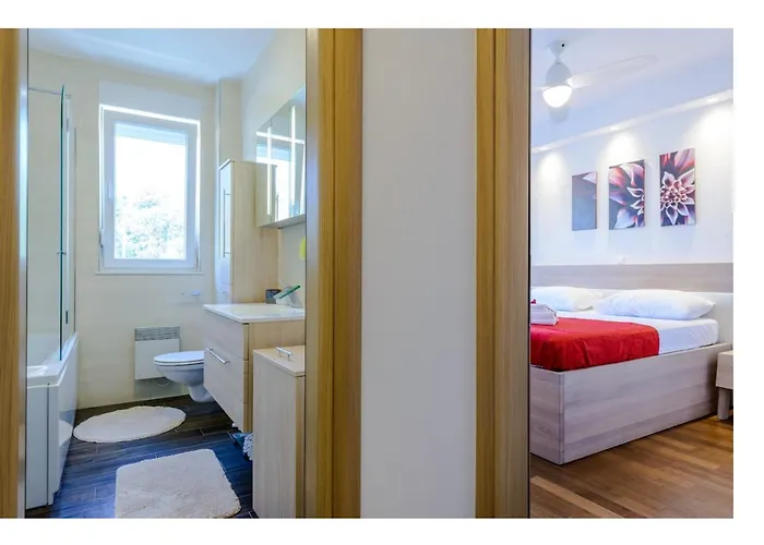 Bear Apartment *