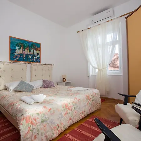 Bear Apartment